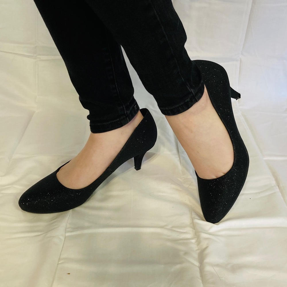 NEW Sparkly black pumps